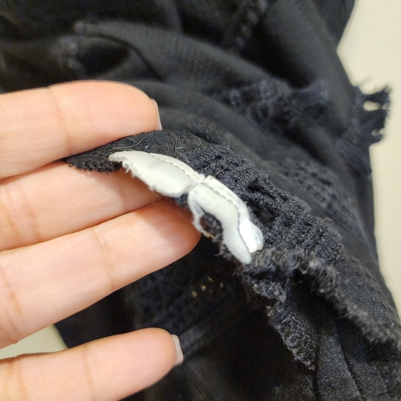 Ann Taylor LOFT Black Fringe tank top size L - Picture 10 of 11